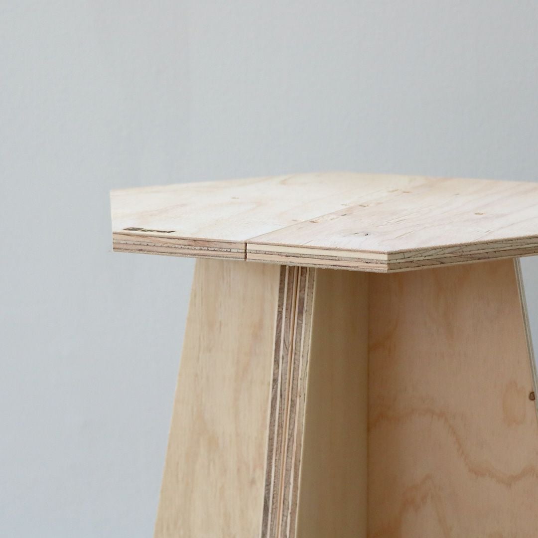 rokkaku stool［ロッカクスツール］｜スツール・花台｜graf