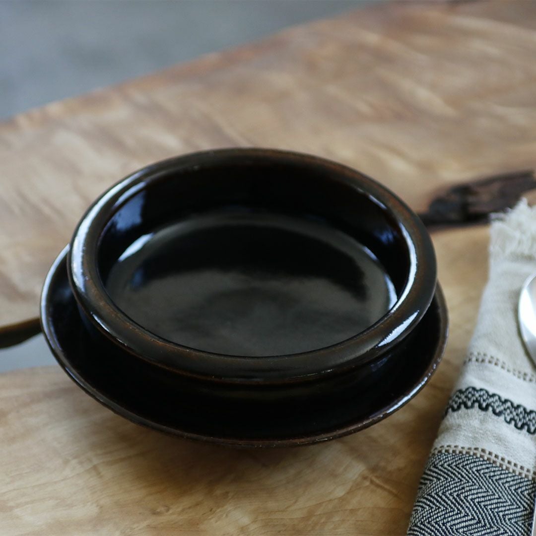 陶器製 小型工芸品 茶色と黒のグラデーション 黒茶家セット(盃2個付)[クロヂョカセット（サカズキ2コツキ）]｜沈壽官