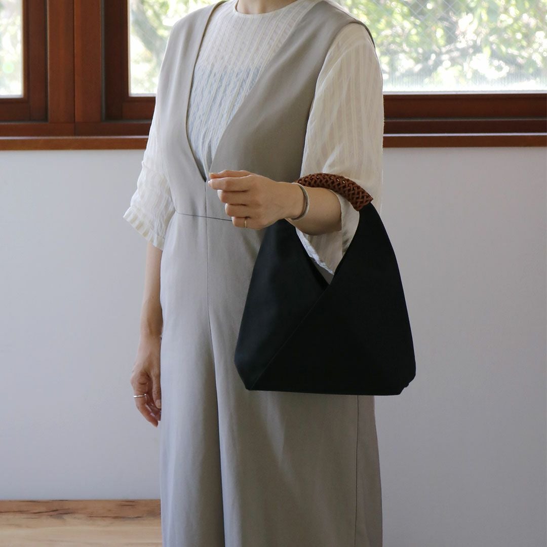 Woven Triangle Bag 36｜トライアングル ハンドバッグ・かばん｜KAMARO